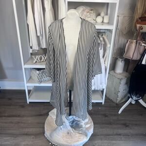 Torrid Women's Sz 1X Black & White Striped Sheer open front blouse cover #3231